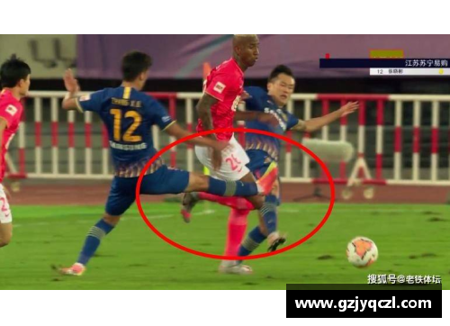 VSport官网足球明星翻车现场曝光瞬间引发热议让人哭笑不得的尴尬时刻 - 副本